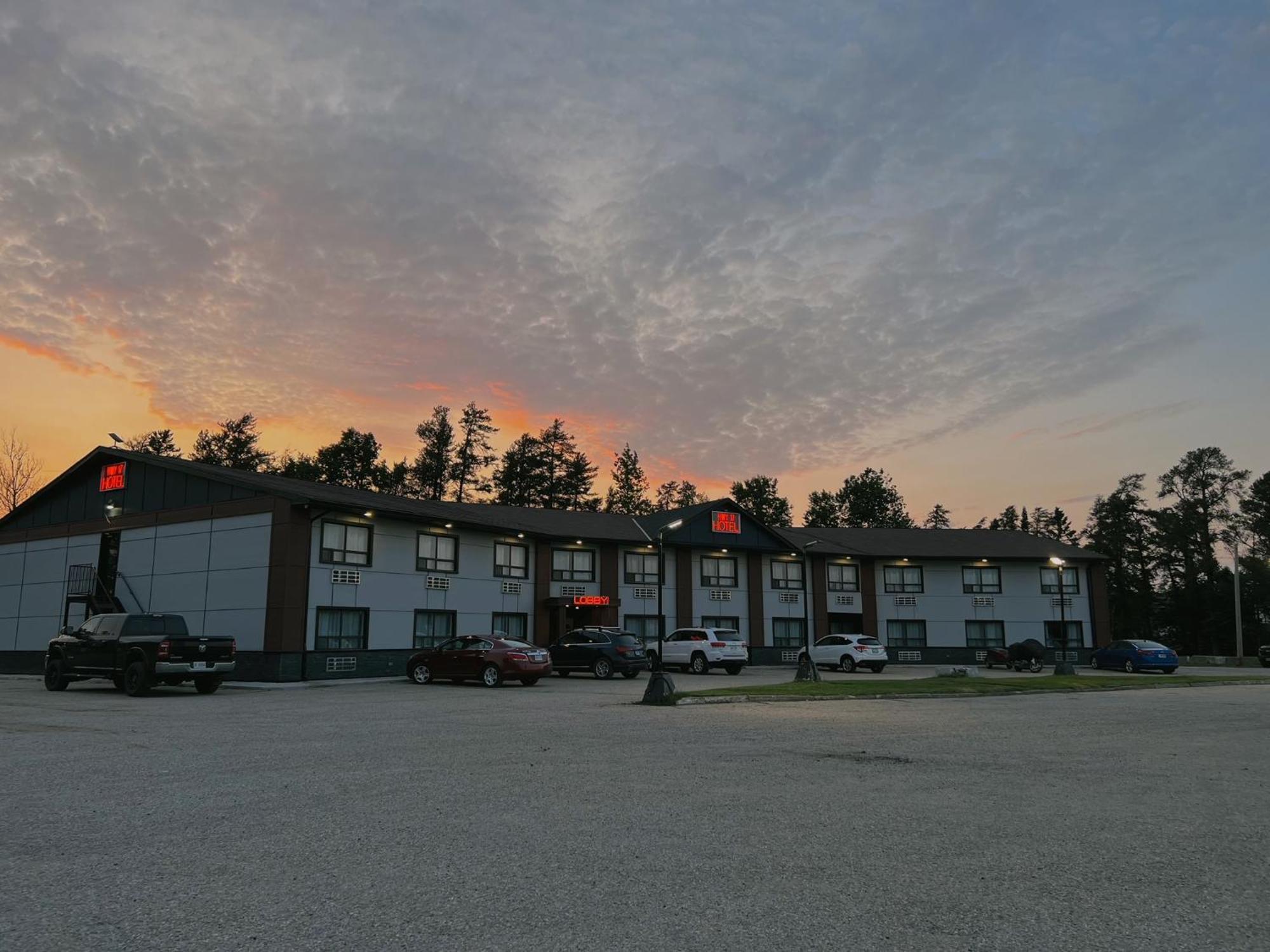 Hwy 17 Hotel Wawa Kültér fotó